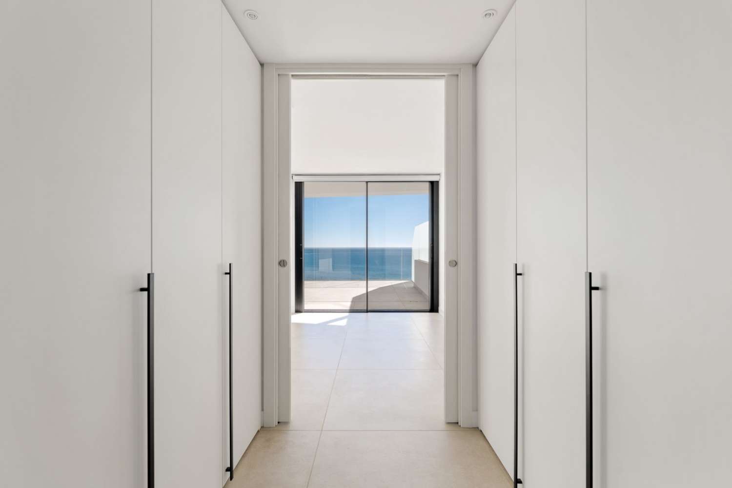 Imponerande nybyggd takvåning med otrolig havsutsikt!