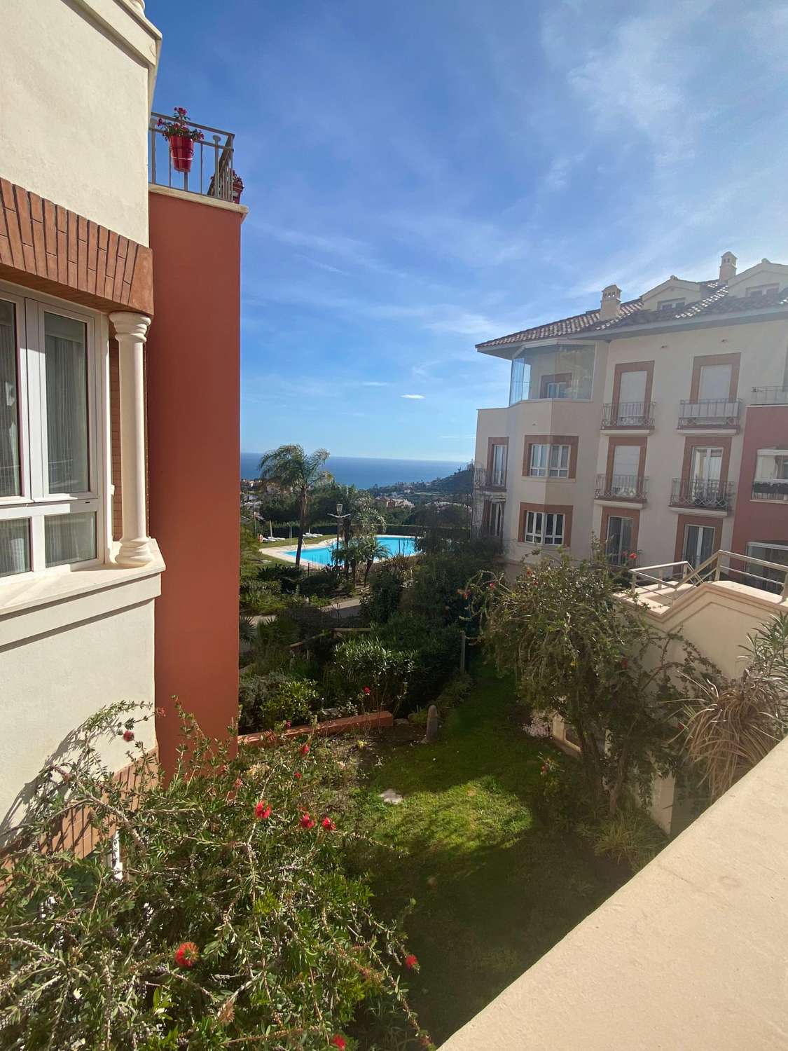 Apartamento de 1 dormitorio en Sensara con vistas al mar!
