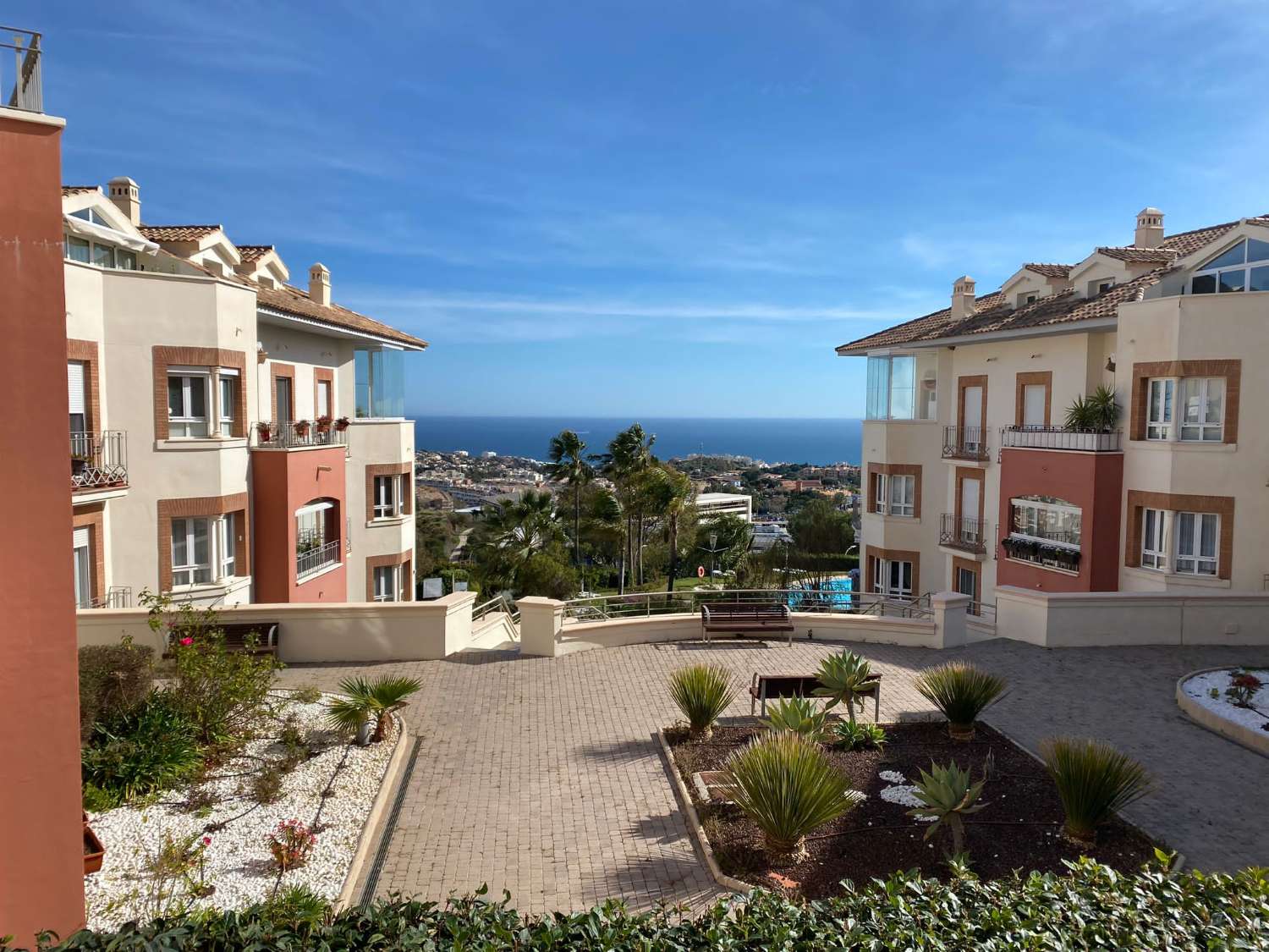 Apartamento de 1 dormitorio en Sensara con vistas al mar!