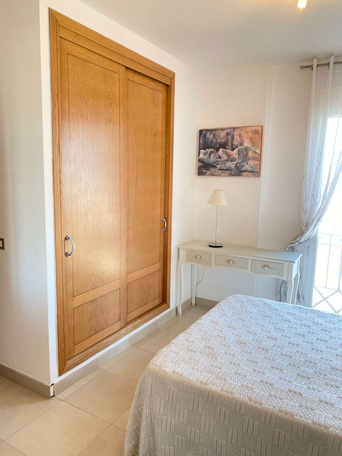 Apartamento de 1 dormitorio en Sensara con vistas al mar!