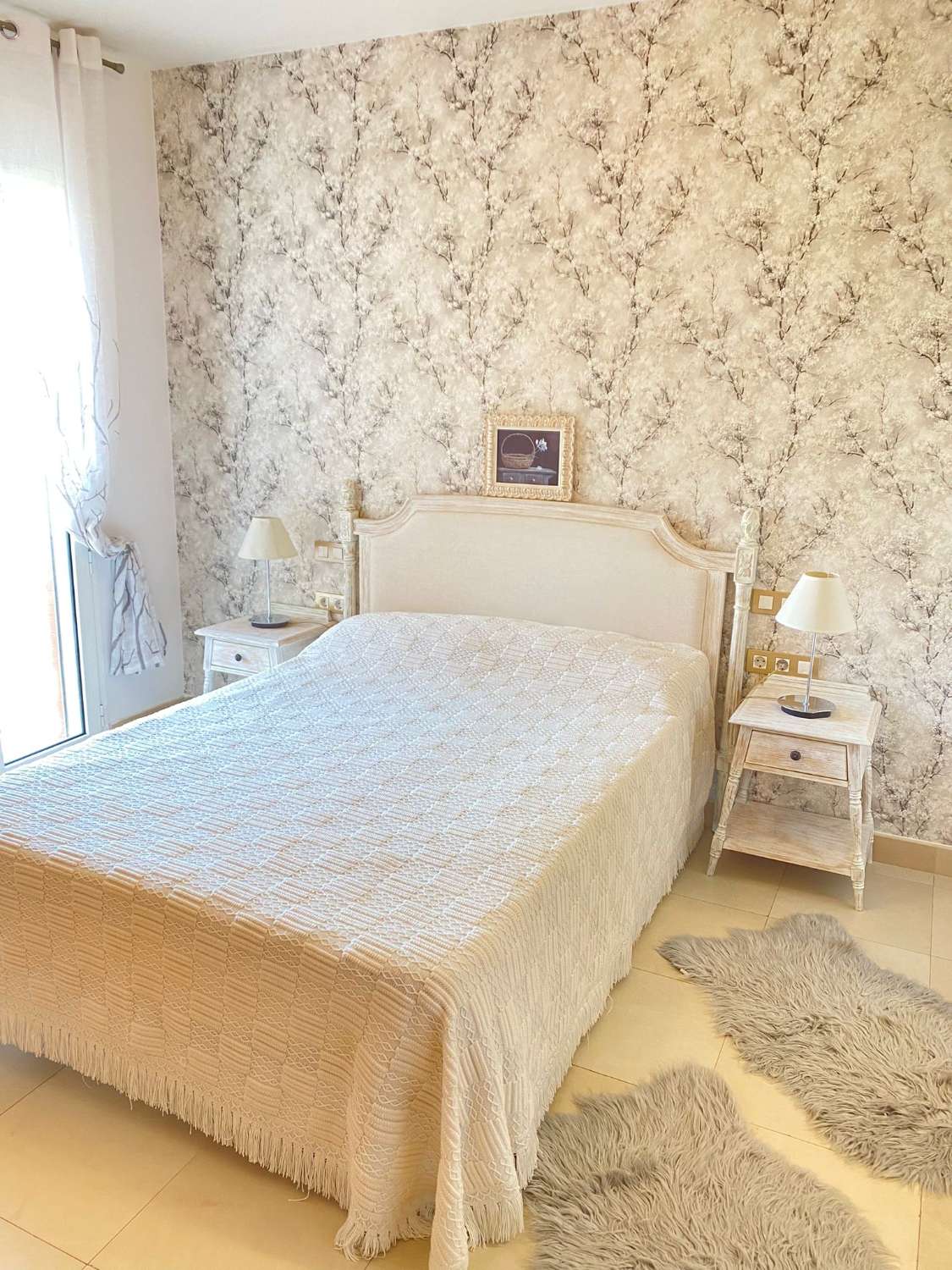 Apartamento de 1 dormitorio en Sensara con vistas al mar!