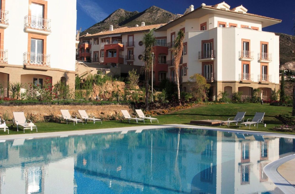 Apartamento de 1 dormitorio en Sensara con vistas al mar!