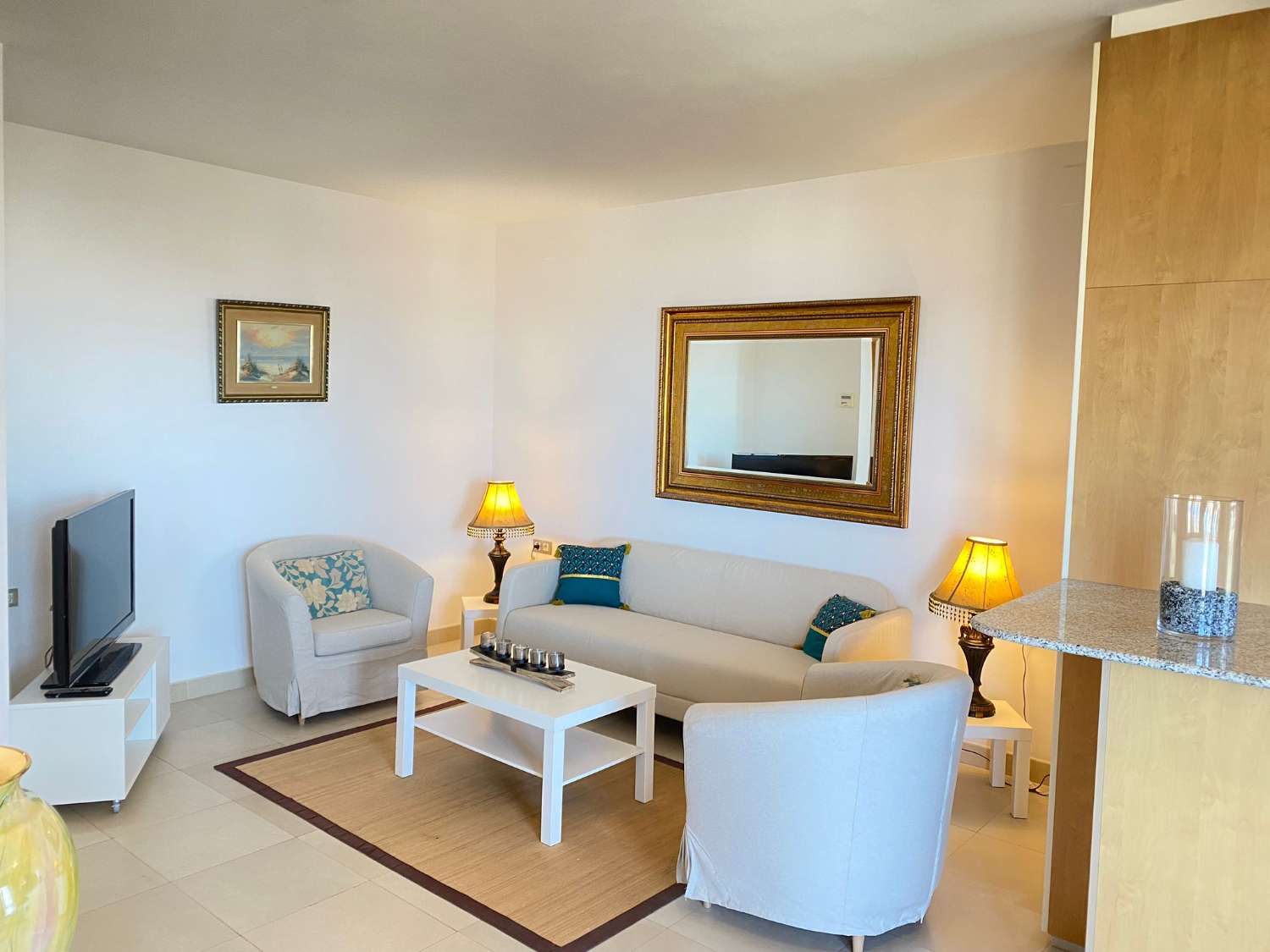 Apartamento de 1 dormitorio en Sensara con vistas al mar!
