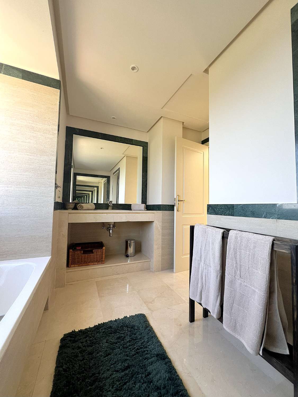 Penthouse duplex exclusif avec vue panoramique sur la mer à Altos de la Quinta !