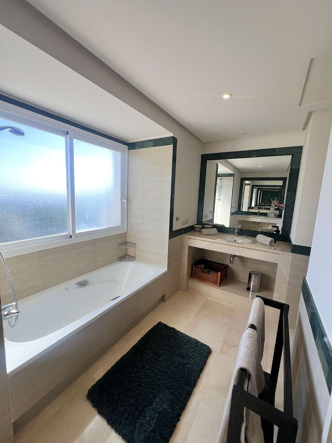 Penthouse duplex exclusif avec vue panoramique sur la mer à Altos de la Quinta !