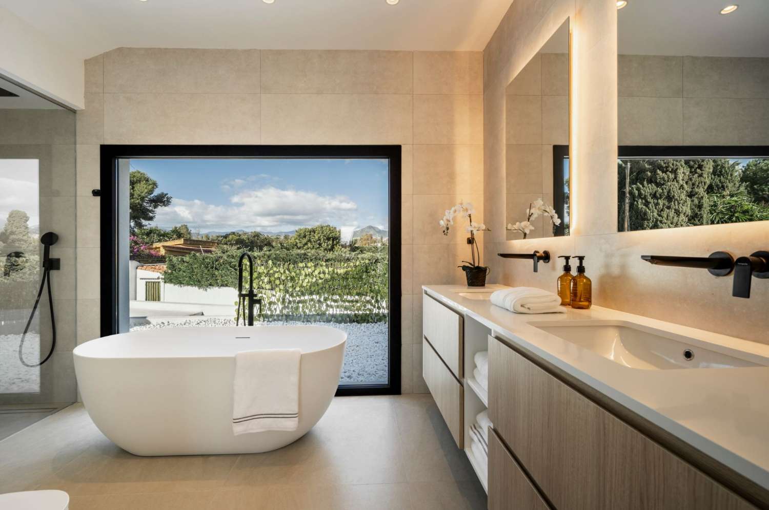 Villa magnifiquement rénovée à Lindavista, plage de San Pedro !