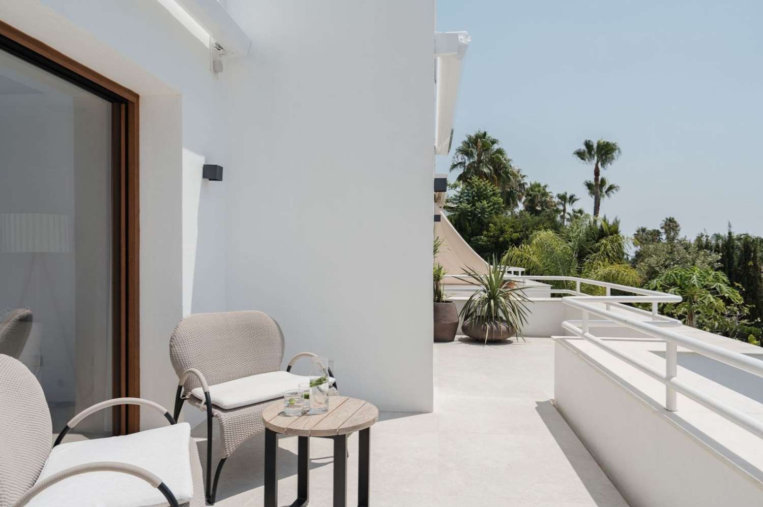 Exclusive, fully renovated duplex in Los Naranjos!