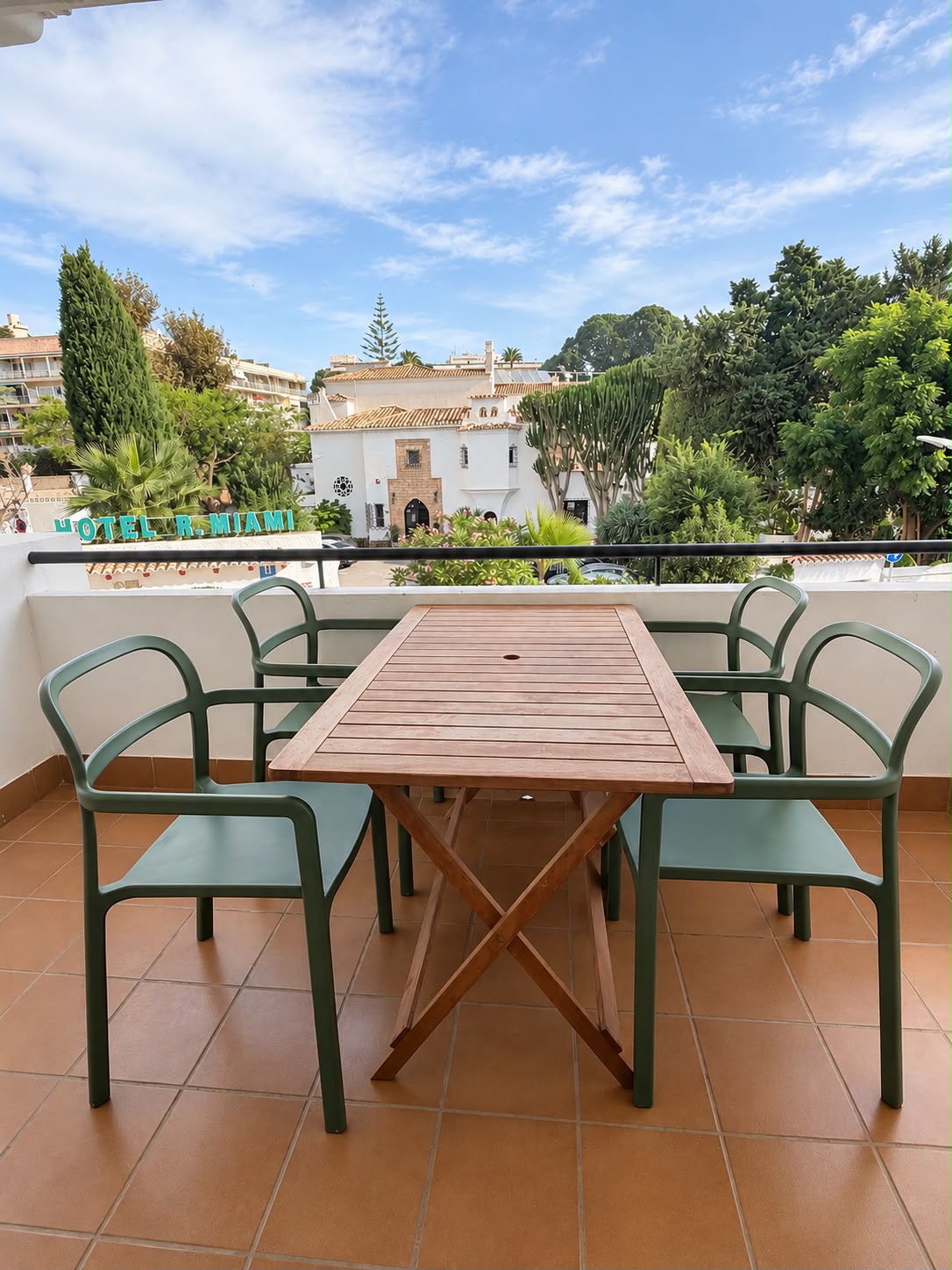 Great investment opportunity: an apartment 150 meters from La Carihuela beach!