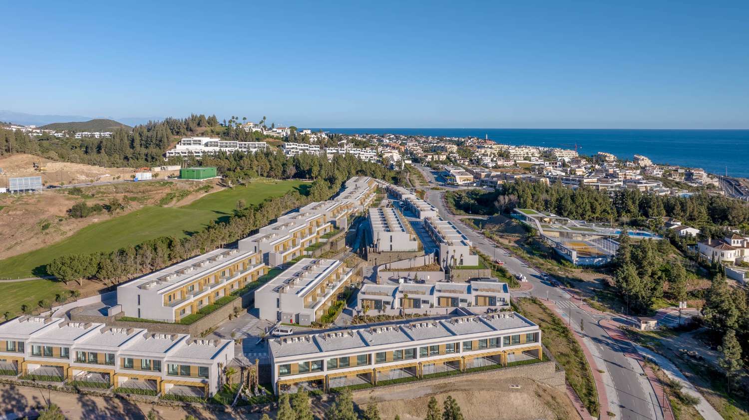 Moderna nybyggda radhus i Mijas Costa!