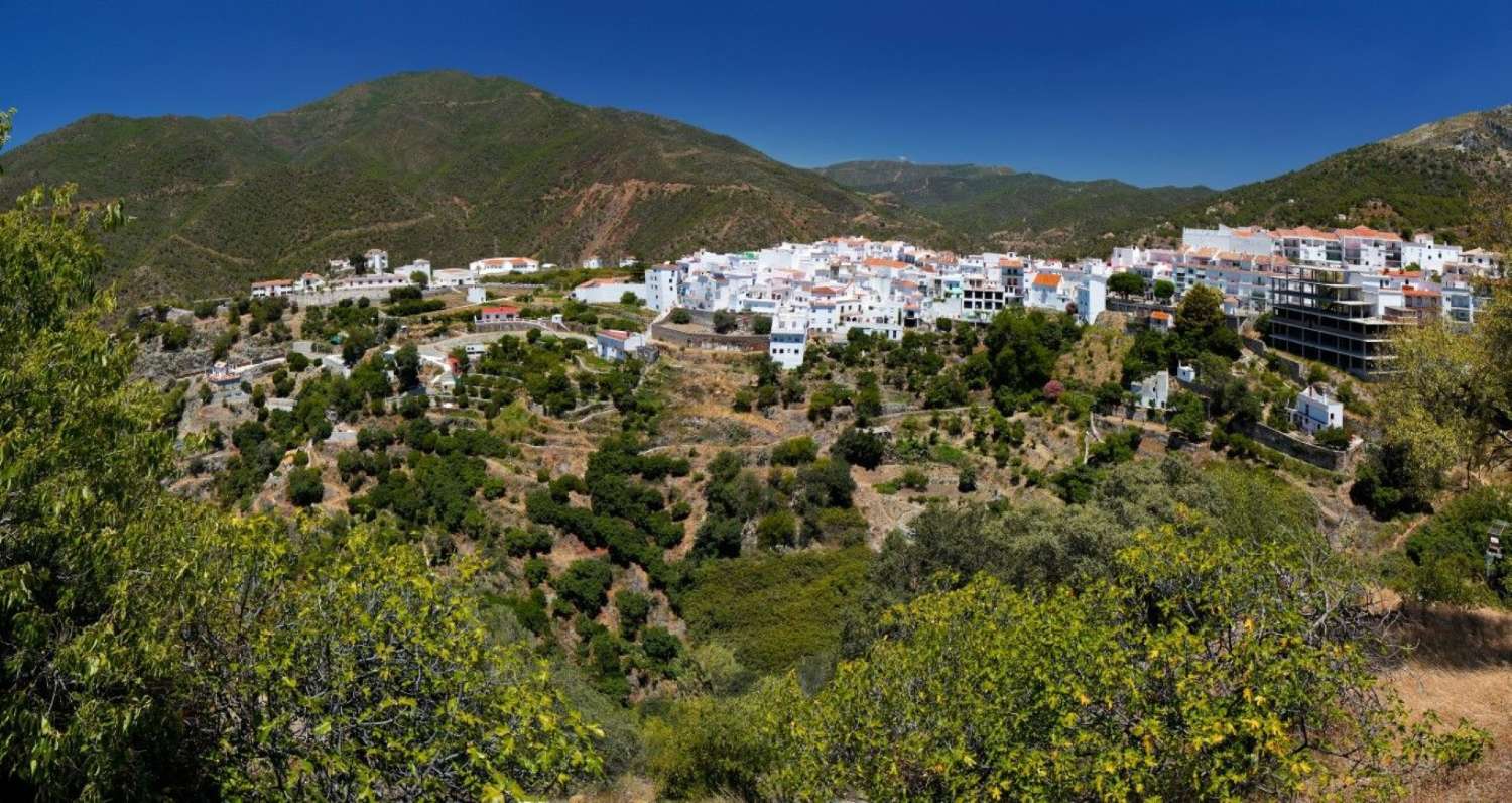 Vackra radhus med panoramautsikt i Sierra Blanca, Istán!