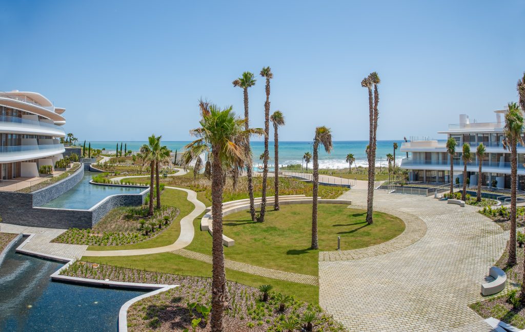 Excelente urbanización de lujo en primera línea de playa!