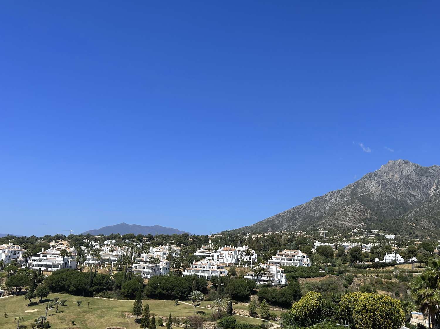 Schöne brandneue Villa mit Meerblick in Marbella!