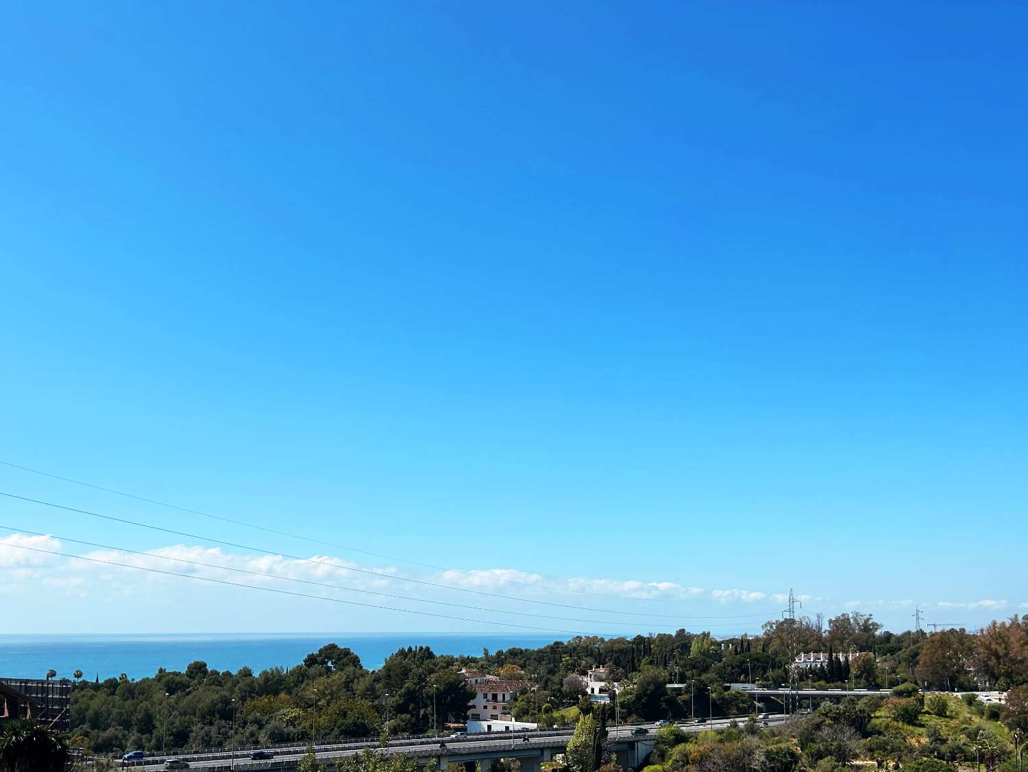 Belle villa neuve avec vue sur la mer à Marbella!