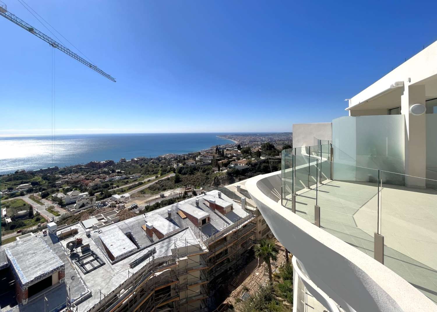Beautiful duplex penthouse with sea views!