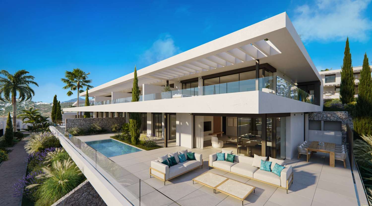 Spacious luxury semi-detached villas in Marbella!