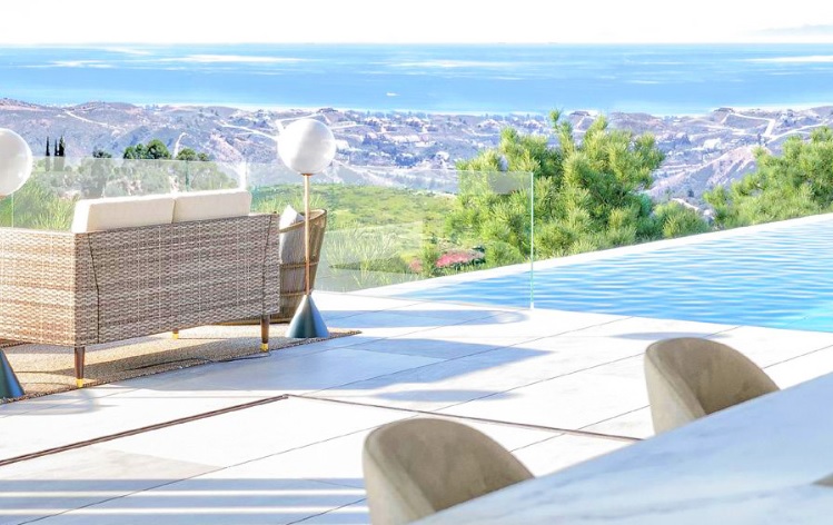 Großzügige Grundstücke mit Panoramablick auf das Meer in der Nähe von Marbella!
