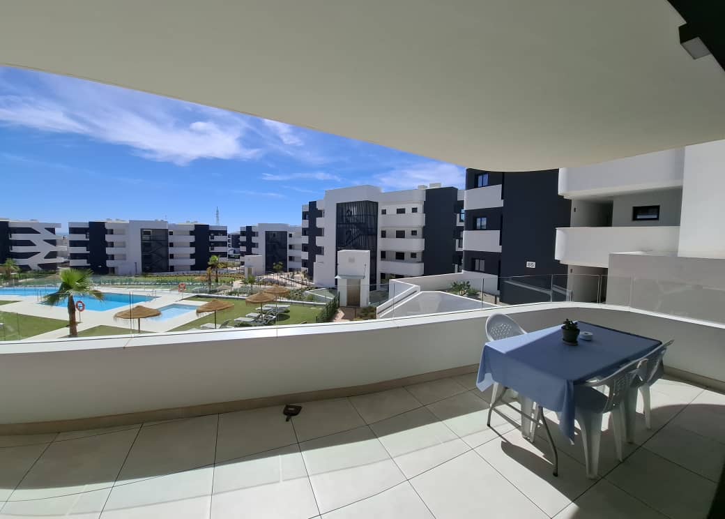 Excellent brand new apartment in Higuerón West!