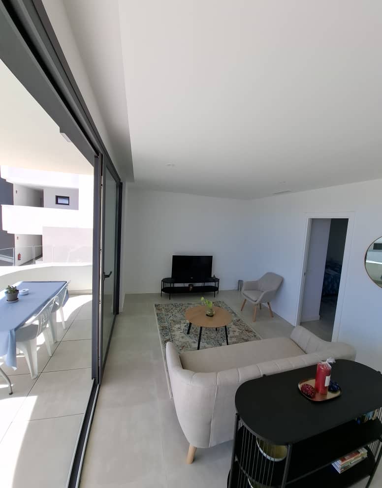 Excellent brand new apartment in Higuerón West!