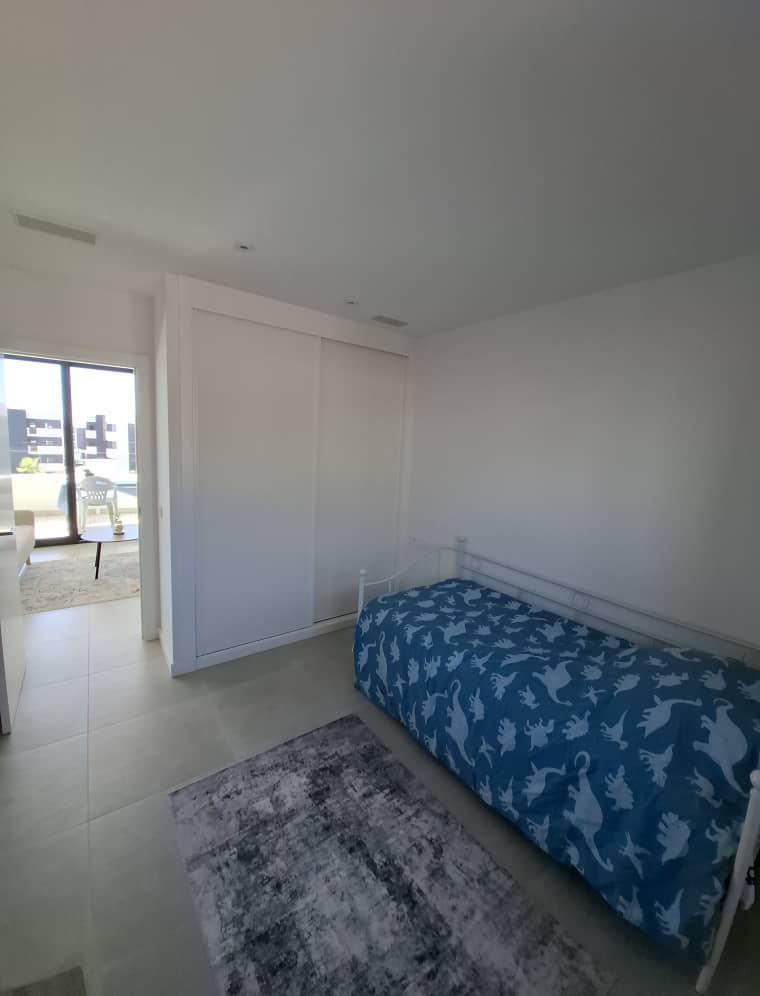 Excellent brand new apartment in Higuerón West!