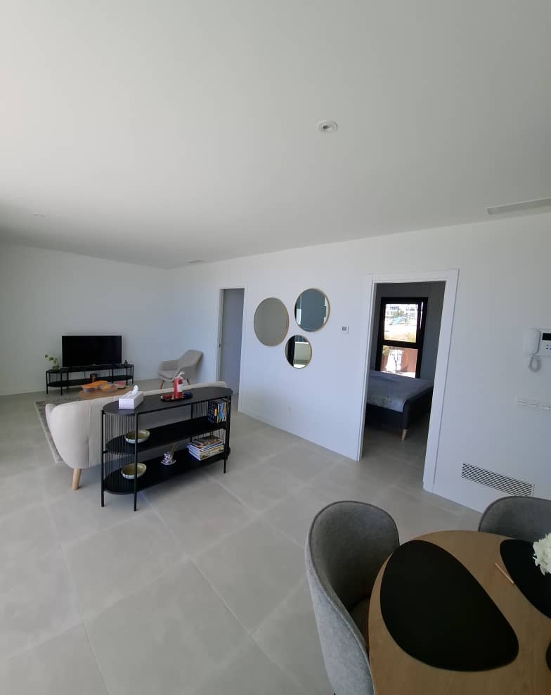 Excellent brand new apartment in Higuerón West!