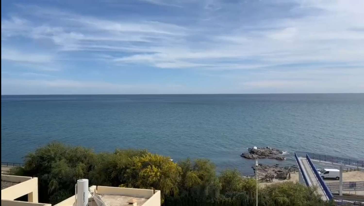 1 bedroom apartment with frontal sea views!