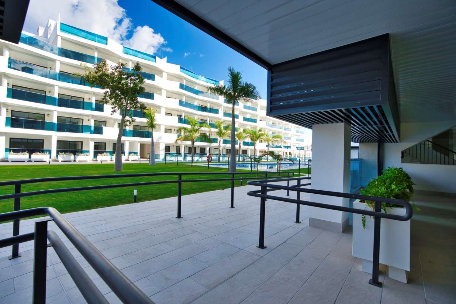3 bedroom apartment with large terrace in Fuengirola!