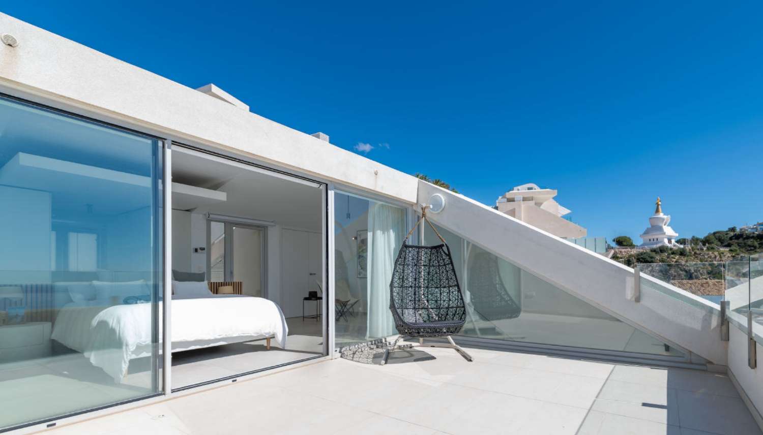 Spectaculaire penthouse en duplex avec vue panoramique sur la mer !