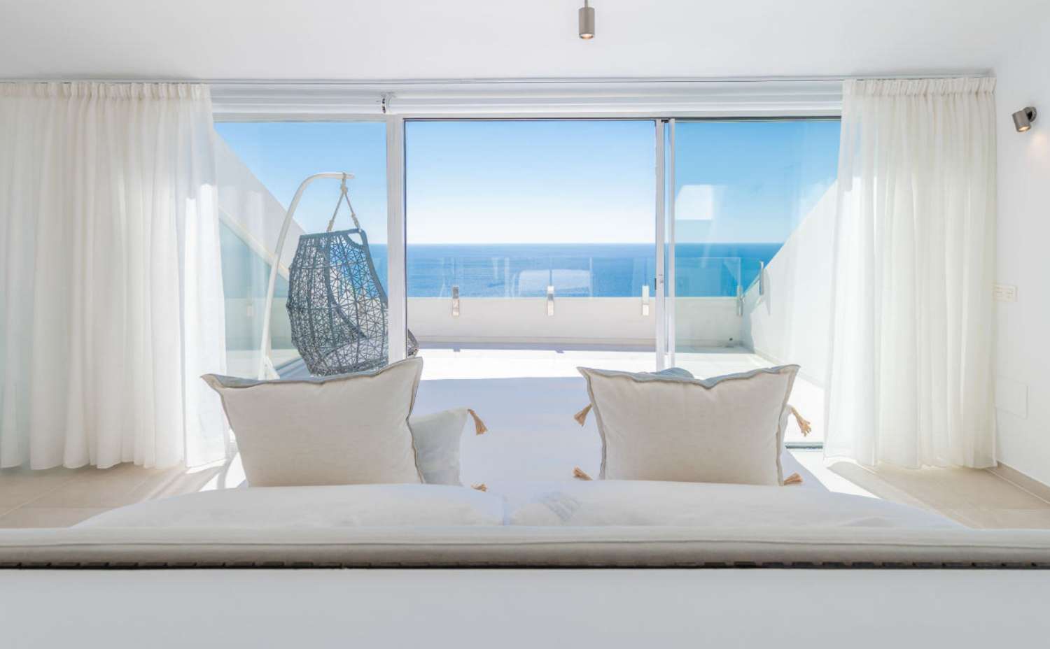 Spectaculaire penthouse en duplex avec vue panoramique sur la mer !