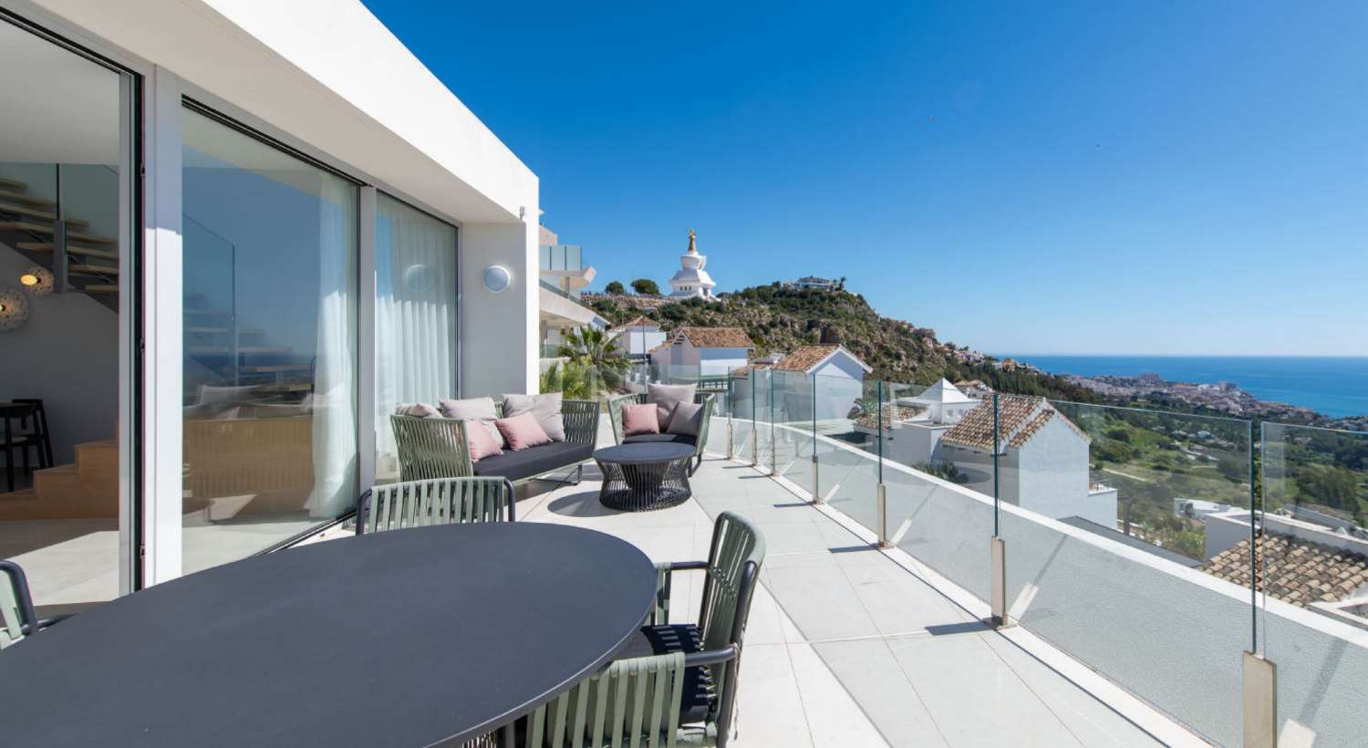 Spectaculaire penthouse en duplex avec vue panoramique sur la mer !