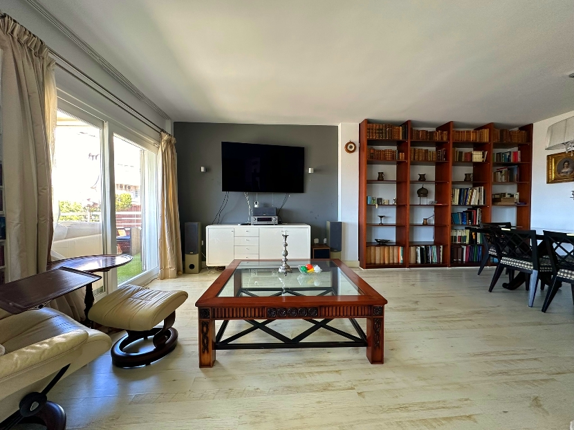 Vackert hörnradhus med utsikt över Gibralfaro slott, Malaga!
