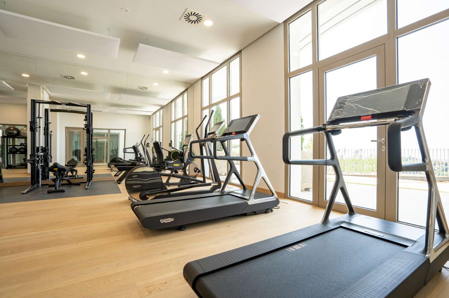 Spacious brand new luxury apartment in La Quinta!