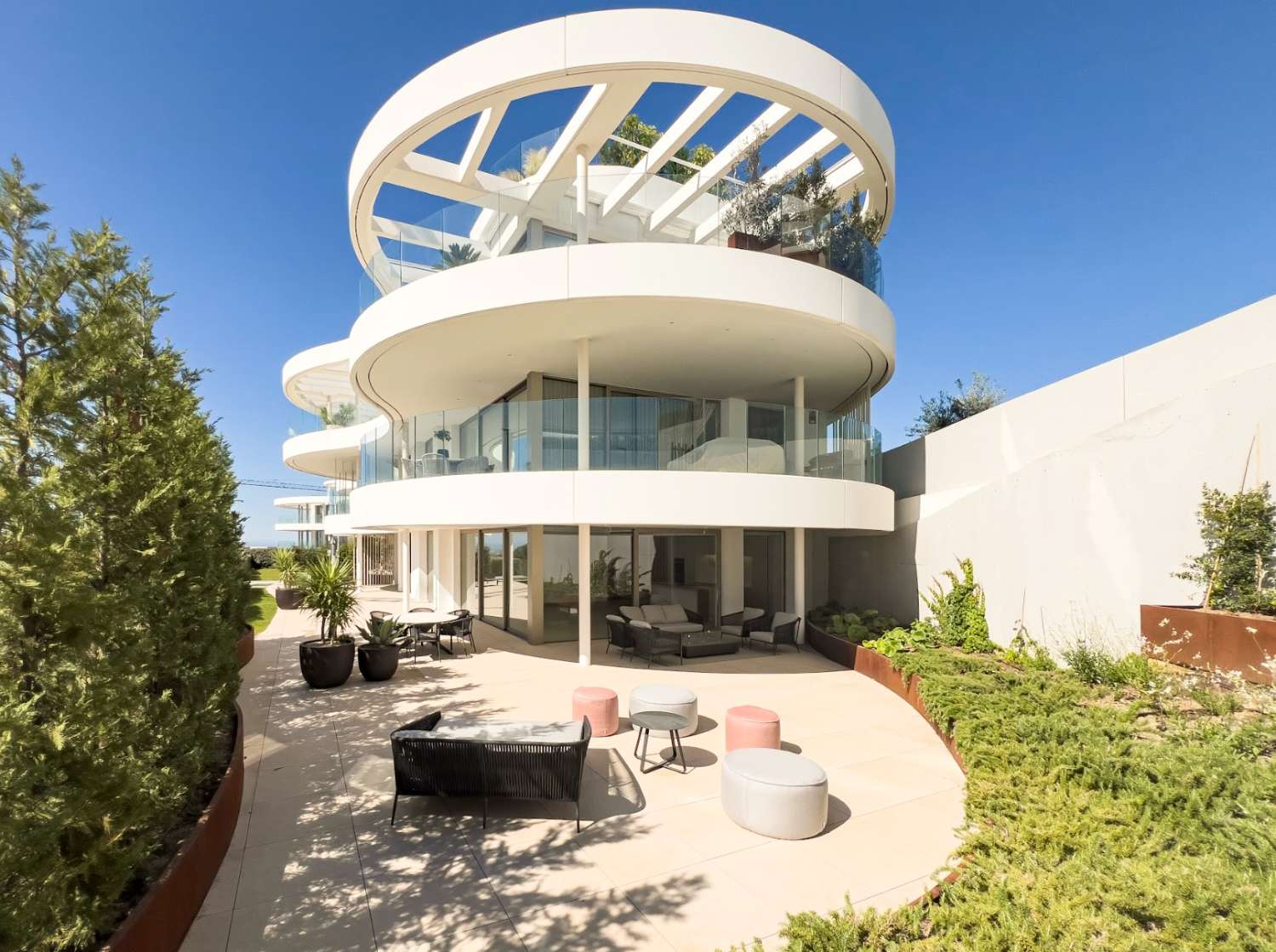 Spacious brand new luxury apartment in La Quinta!