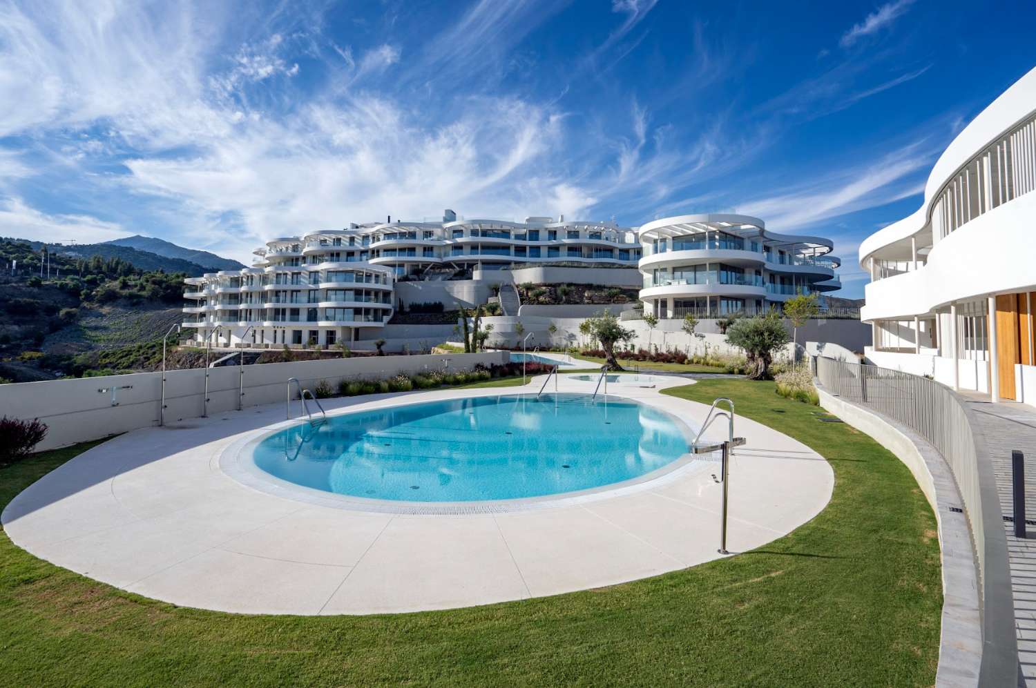 Spacious brand new luxury apartment in La Quinta!