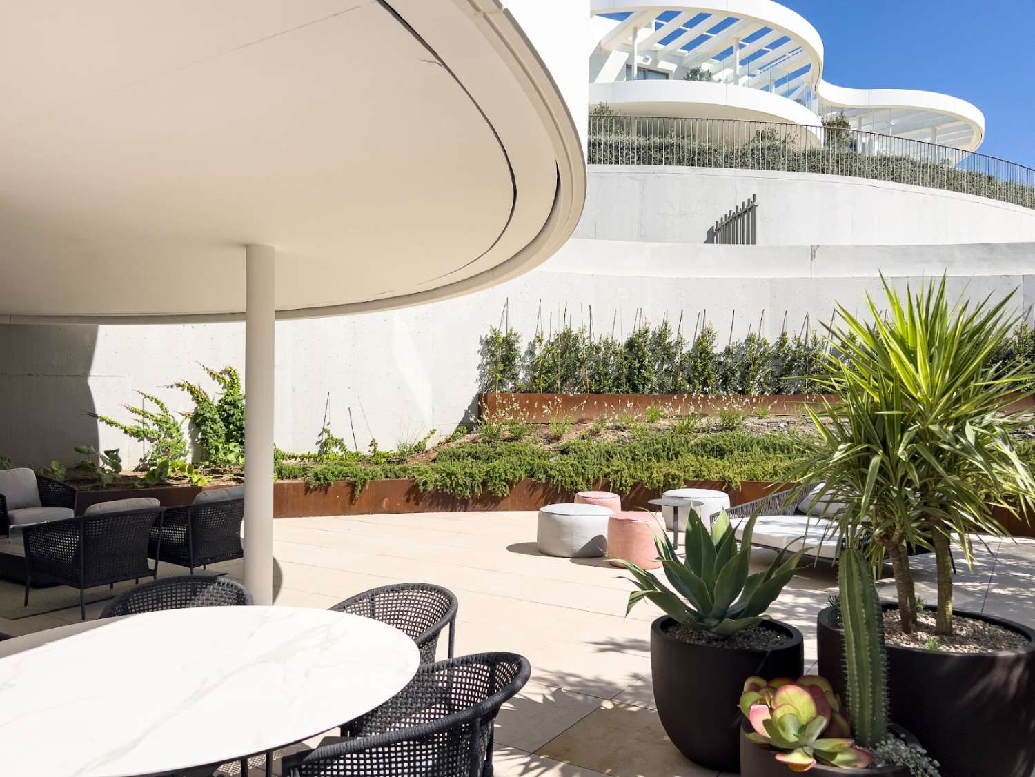 Spacious brand new luxury apartment in La Quinta!