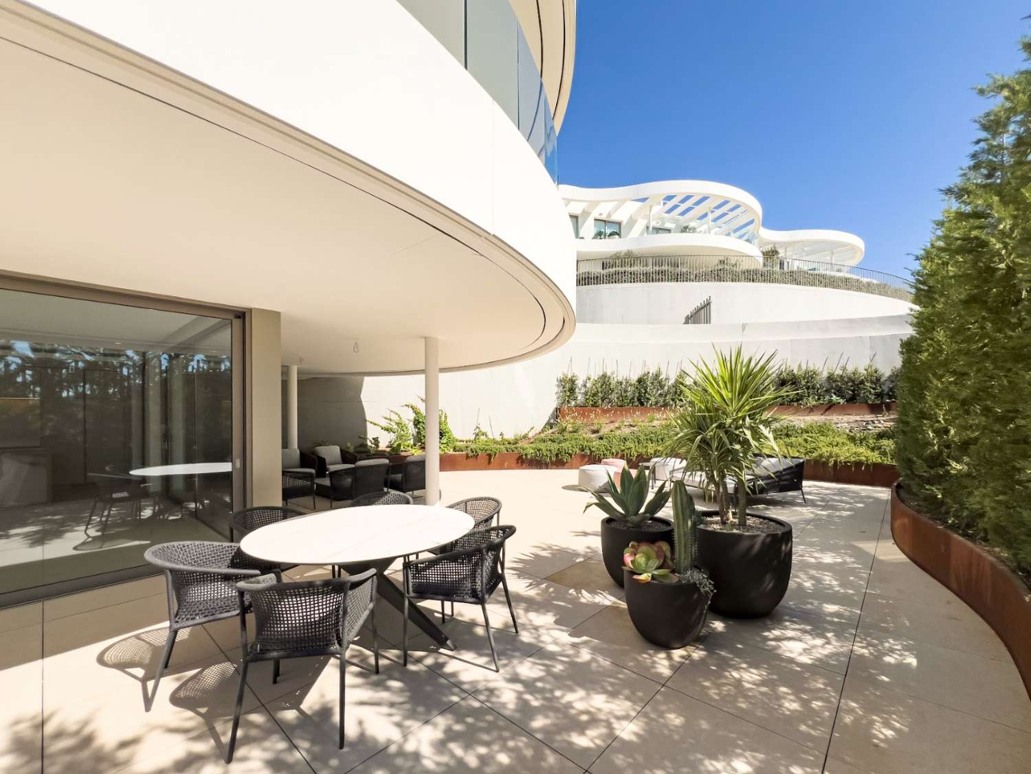 Spacious brand new luxury apartment in La Quinta!