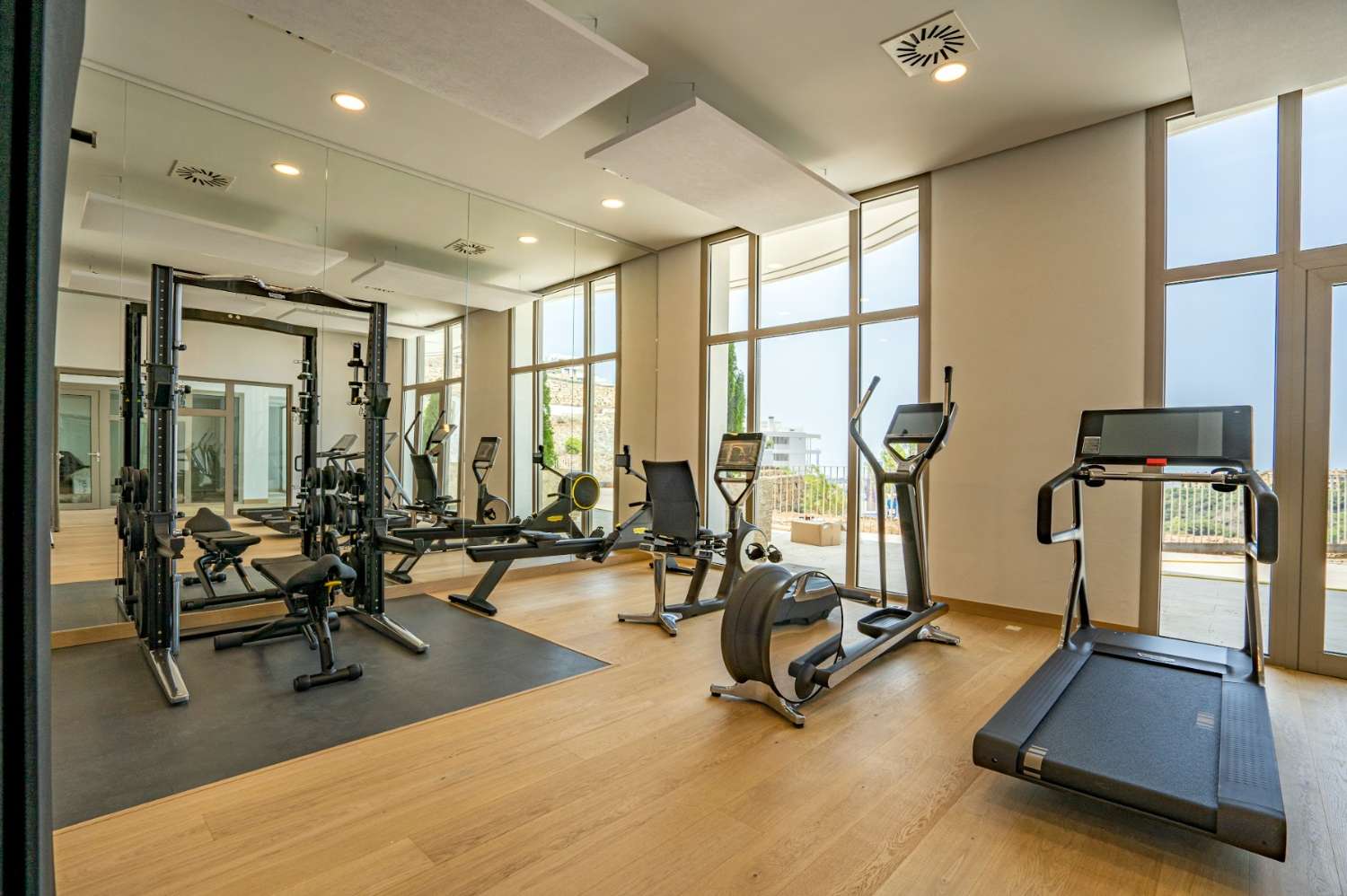 Spacious brand new luxury apartment in La Quinta!