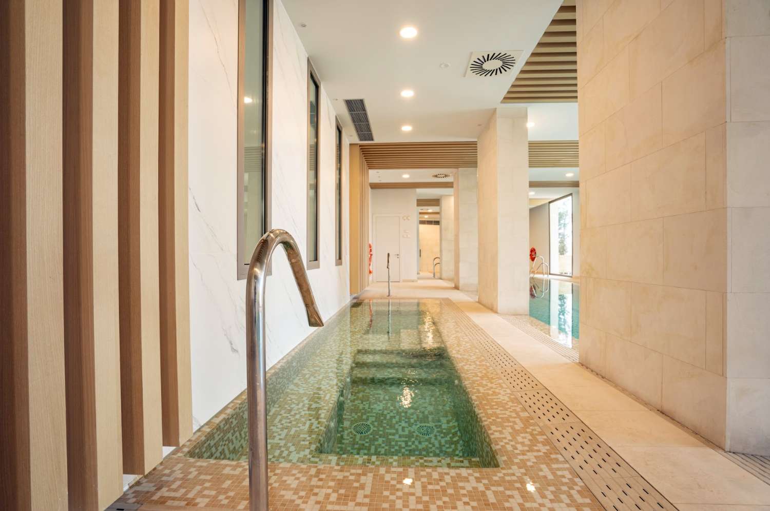 Spacious brand new luxury apartment in La Quinta!