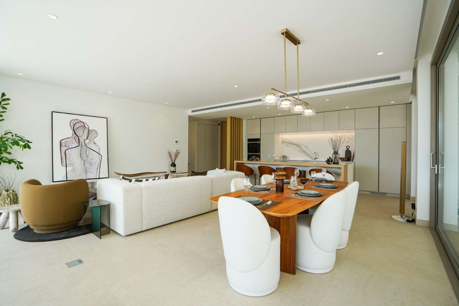 Spacious brand new luxury apartment in La Quinta!