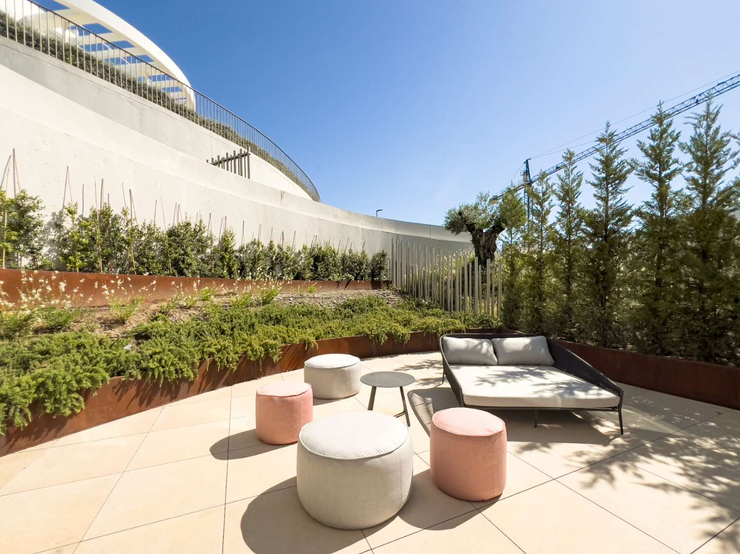 Spacious brand new luxury apartment in La Quinta!