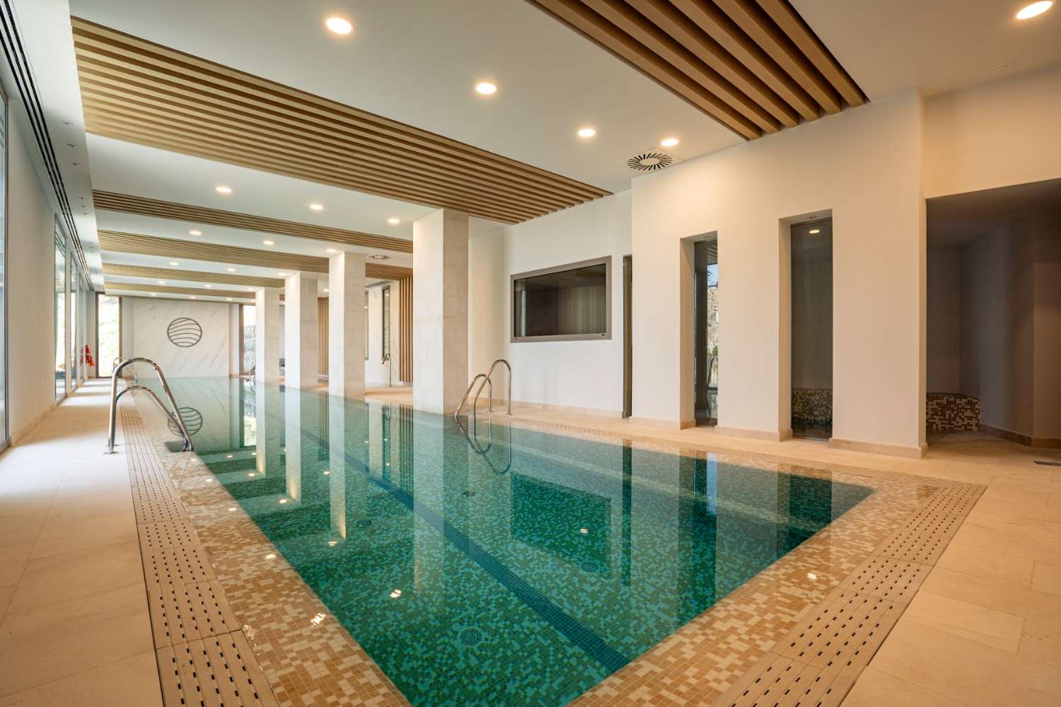 Spacious brand new luxury apartment in La Quinta!