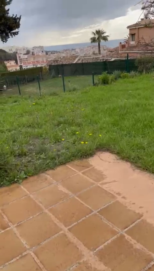 Hermosa parcela con vistas al mar y proyecto aprobado en Torremuelle!