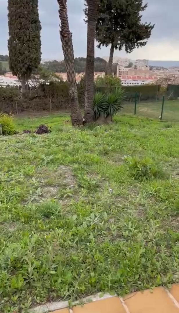 Hermosa parcela con vistas al mar y proyecto aprobado en Torremuelle!