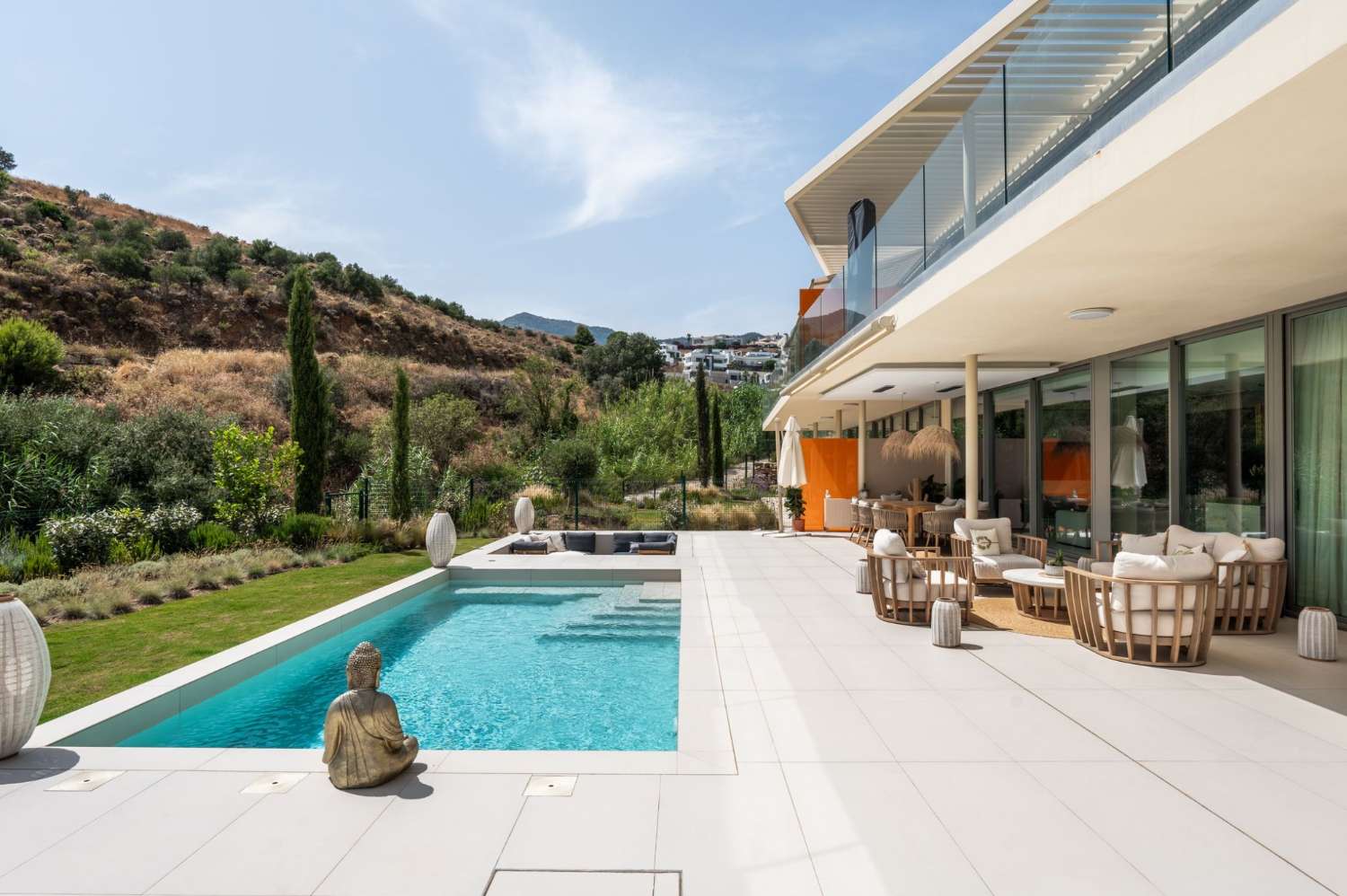 Lyxig helt ny lägenhet med 3 sovrum och utsikt över havet och bergen i Reserva del Higuerón