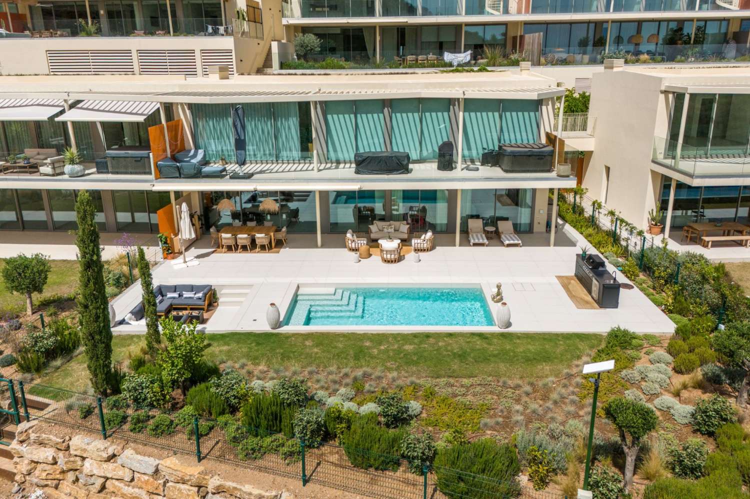 Lyxig helt ny lägenhet med 3 sovrum och utsikt över havet och bergen i Reserva del Higuerón