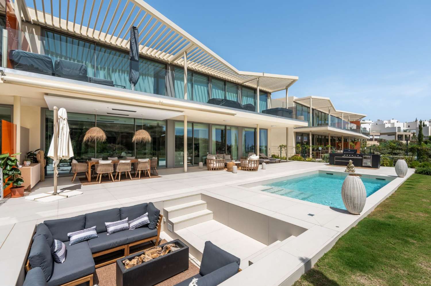 Lyxig helt ny lägenhet med 3 sovrum och utsikt över havet och bergen i Reserva del Higuerón