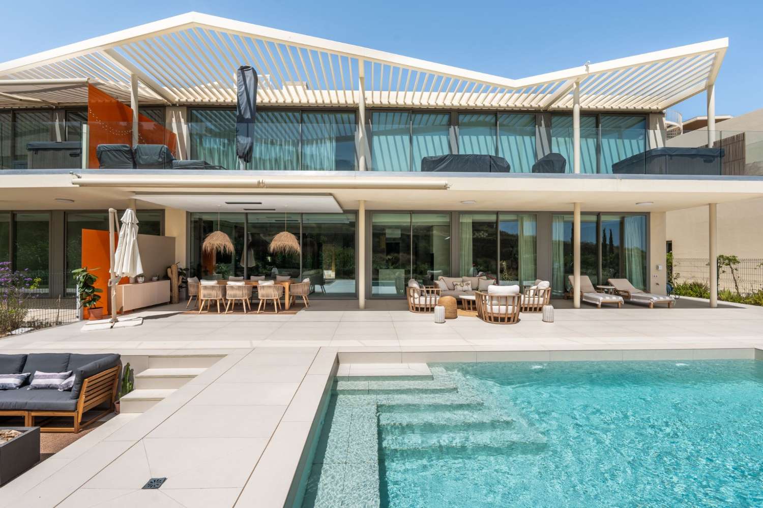 Lyxig helt ny lägenhet med 3 sovrum och utsikt över havet och bergen i Reserva del Higuerón