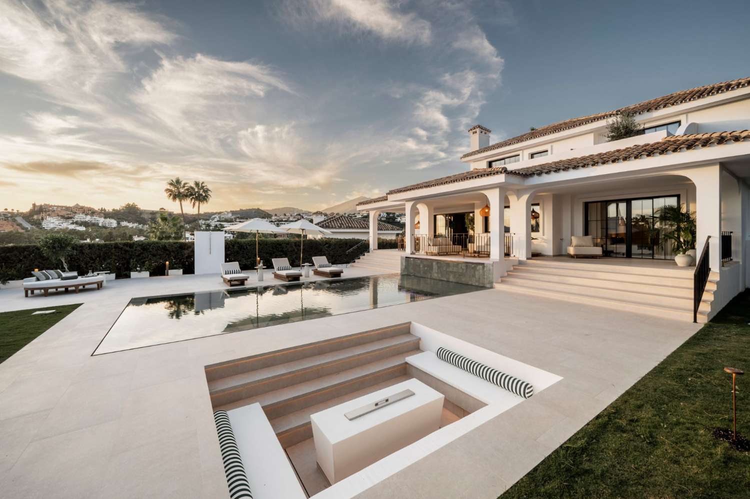 Exceptionell, helrenoverad villa i Nueva Andalucía, Marbella!