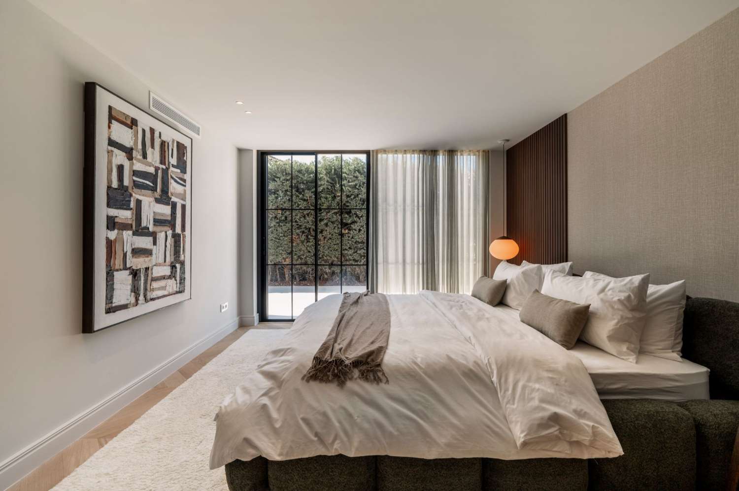 Exceptionell, helrenoverad villa i Nueva Andalucía, Marbella!