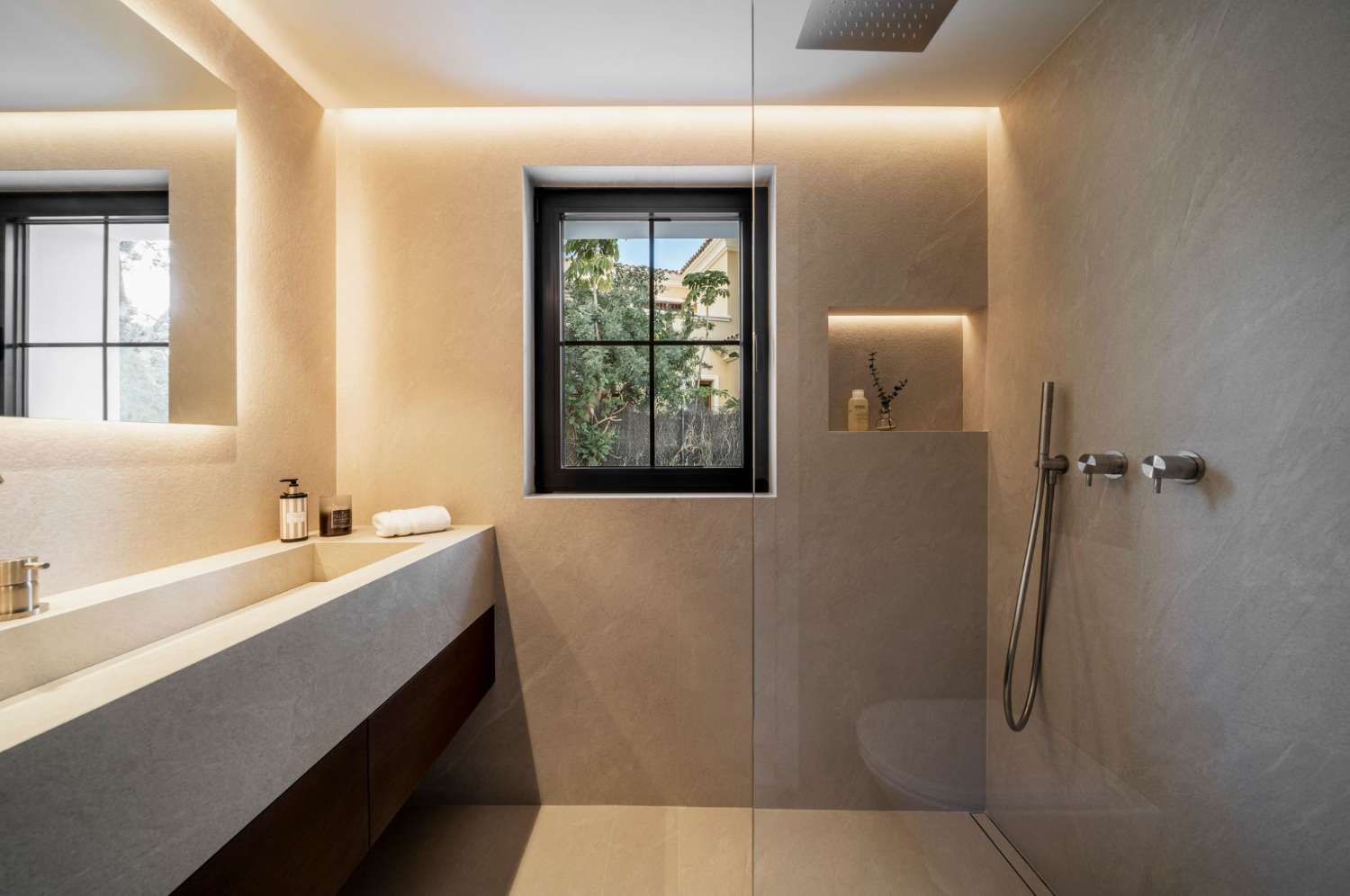 Exceptionell, helrenoverad villa i Nueva Andalucía, Marbella!