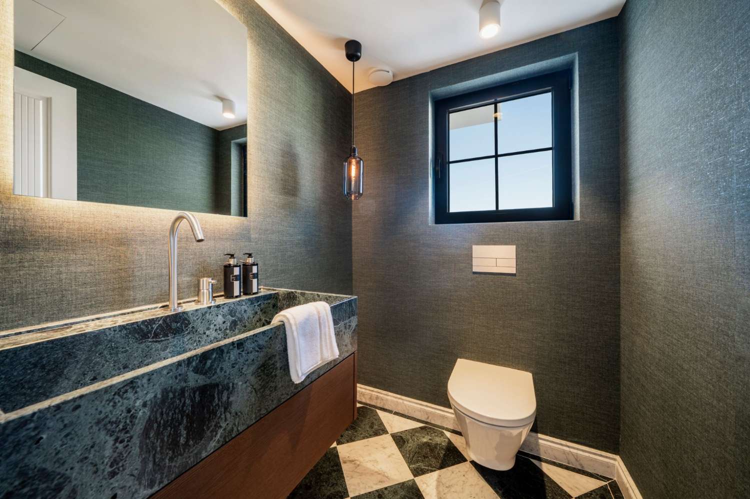 Exceptionell, helrenoverad villa i Nueva Andalucía, Marbella!